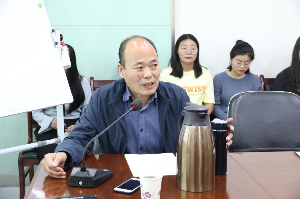 ac米兰官网中文网站新生入学教育——“求是”讲堂(一)